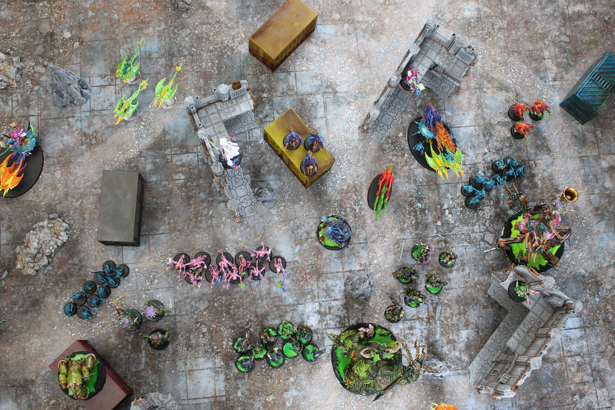 Urban Ruins - Neoprene Battle Mat with Bag