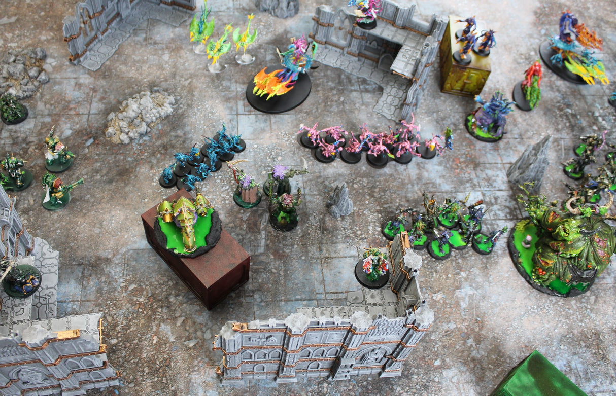 Urban Ruins - Neoprene Battle Mat with Bag