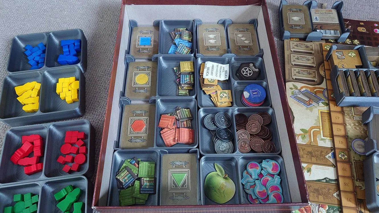 Newton + Great Discoveries Board Game Insert / Organizer