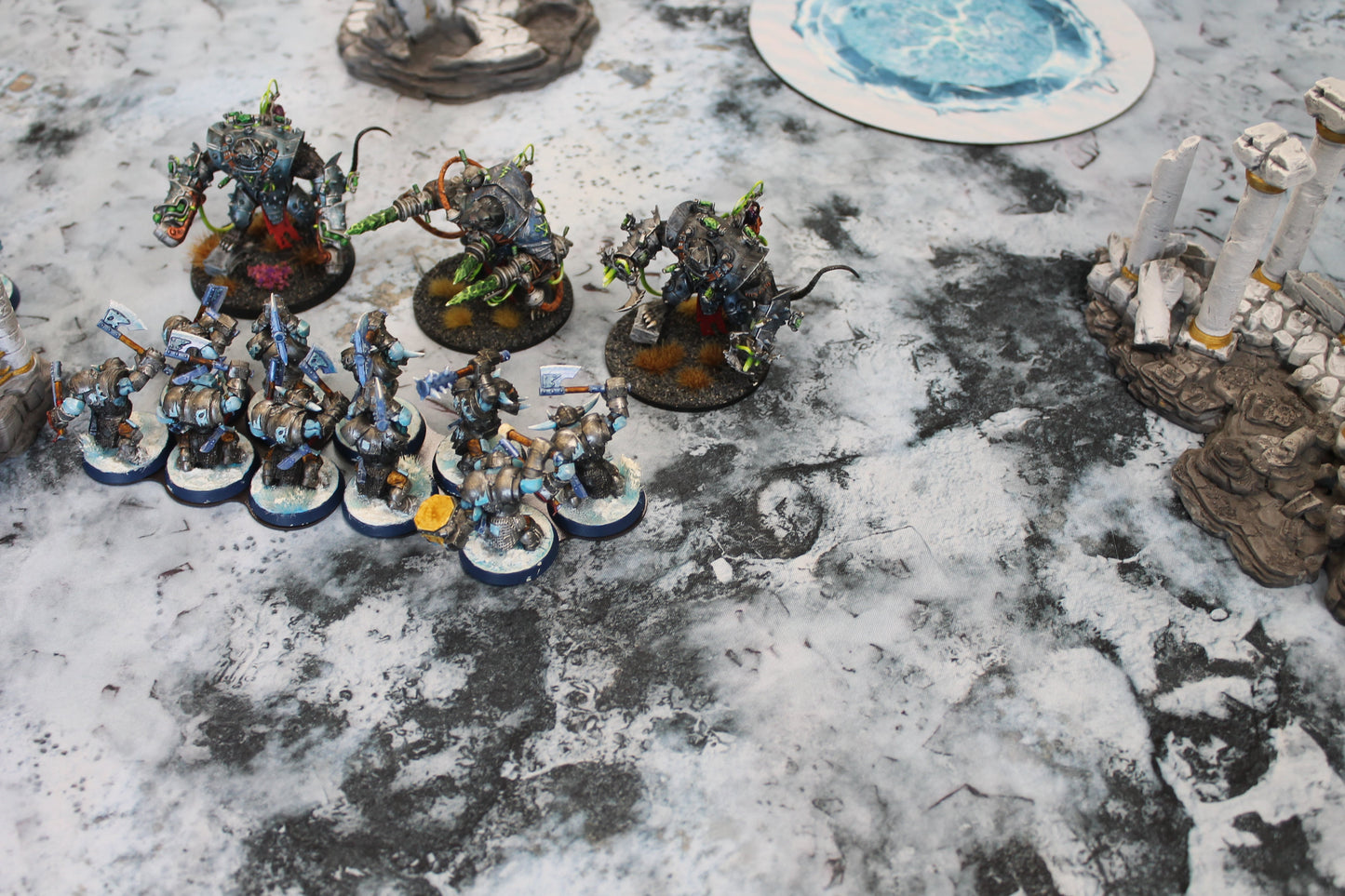 Snowy Tundra - Neoprene Battle Mat with Bag