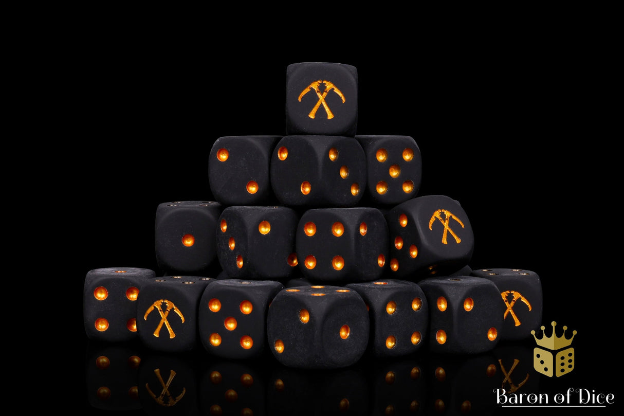 Crossed Scythes 16mm Dice